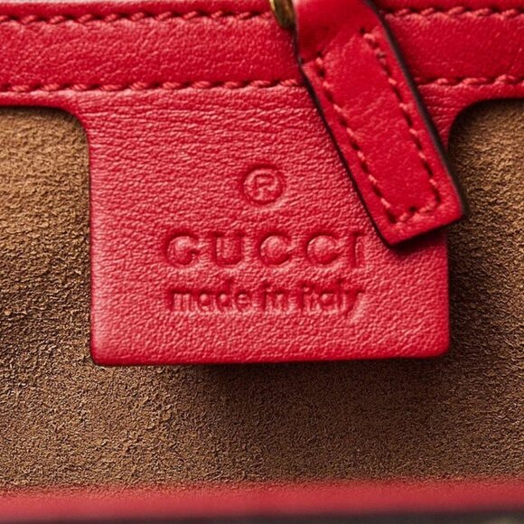 Gucci Red GG Supreme Coated Canvas Padlock Medium Shoulder Bag - Picture 6 of 10